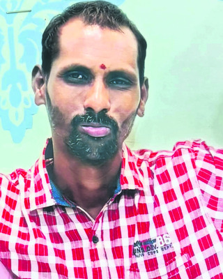 బైక్ పైనుంచి పడి వ్యక్తి దుర్మరణం
1
