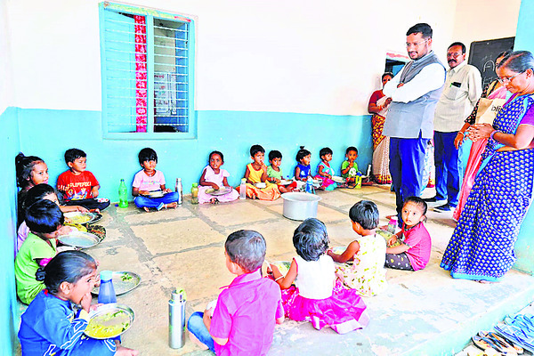 ‘ఇందిరమ్మ’ పురోగతి ఆన్‌లైన్‌లో పొందుపర్చాలి 1