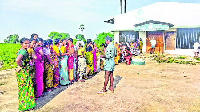 జాతీయ రహదారిపై ధర్నా1