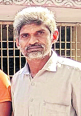 ఇసుక బండి కింద పడి రైతు మృతి1
