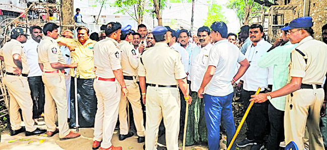 అన్నదాత పోరుపై పోలీసు నిర్బంధం 4