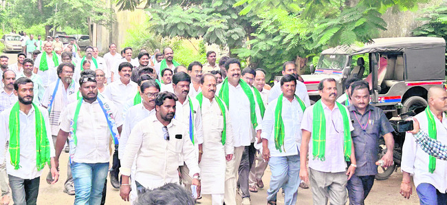 అన్నదాత పోరు4