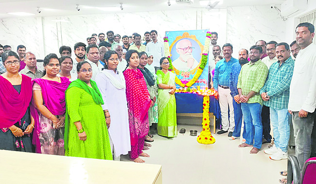 కాళోజీ ఆలోచనలు యువతకు ఆదర్శం1