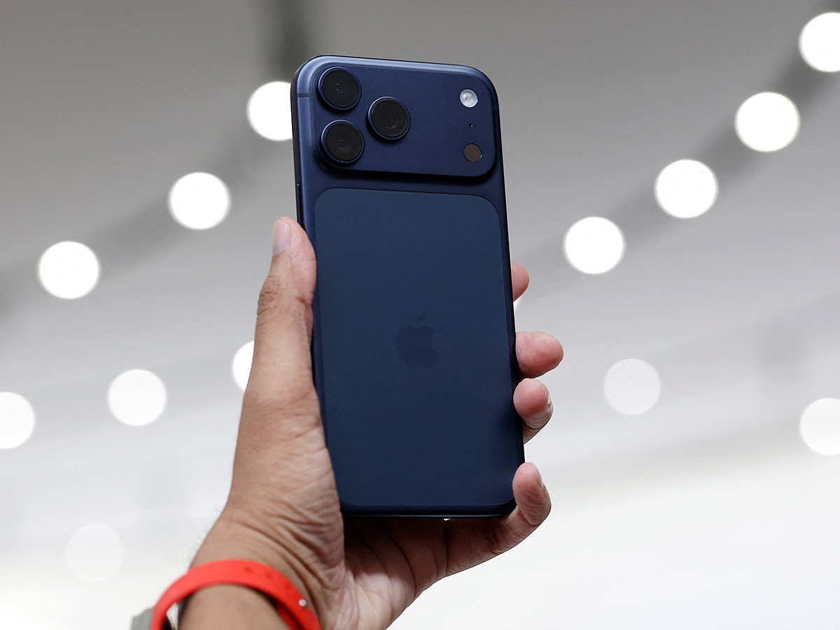 Apple CEO Tim Cook Announcement iPhone 17 Products at Apple Park16
