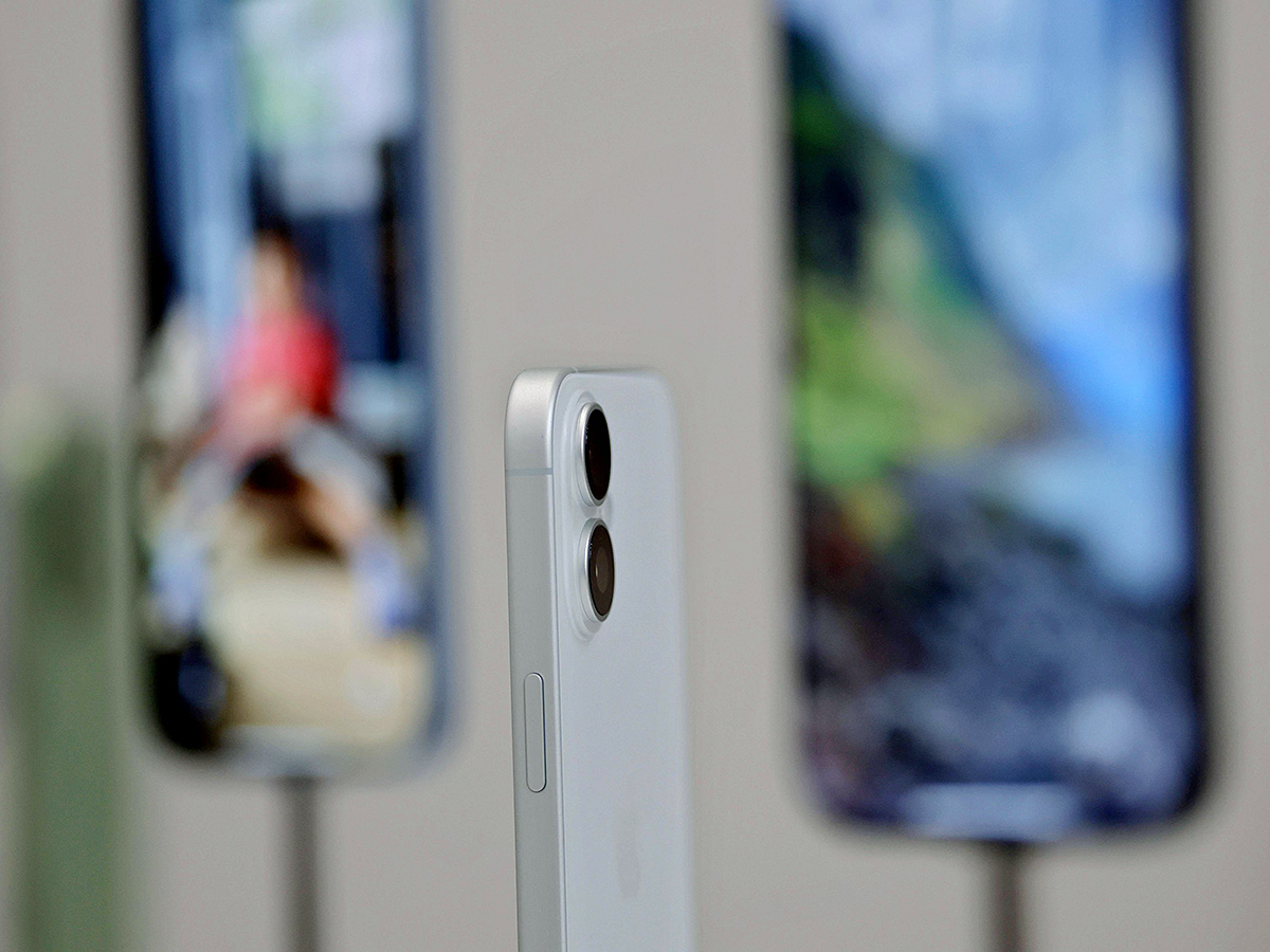 Apple CEO Tim Cook Announcement iPhone 17 Products at Apple Park19