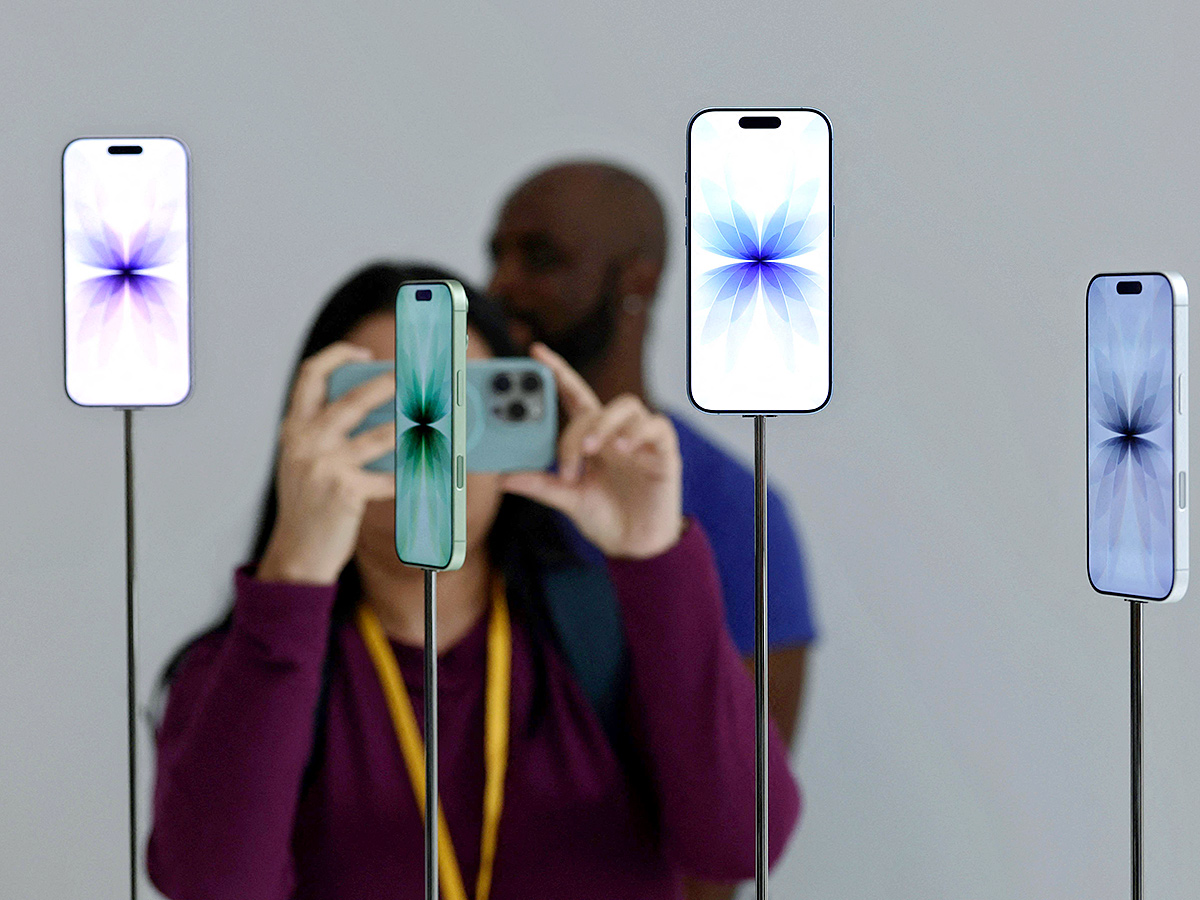 Apple CEO Tim Cook Announcement iPhone 17 Products at Apple Park29