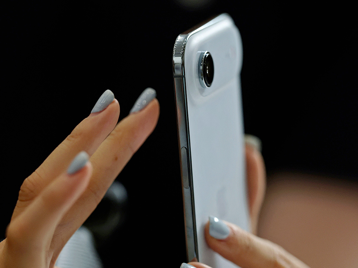 Apple CEO Tim Cook Announcement iPhone 17 Products at Apple Park30