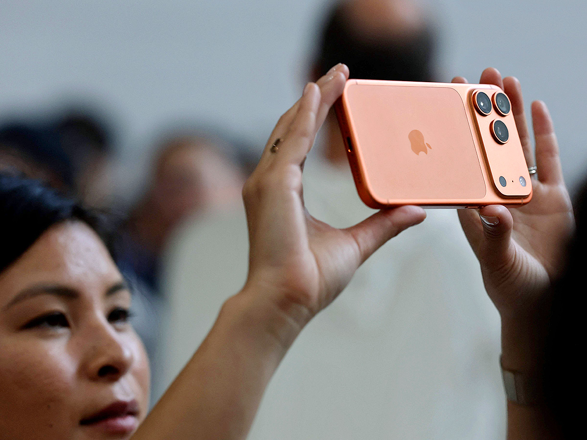 Apple CEO Tim Cook Announcement iPhone 17 Products at Apple Park31