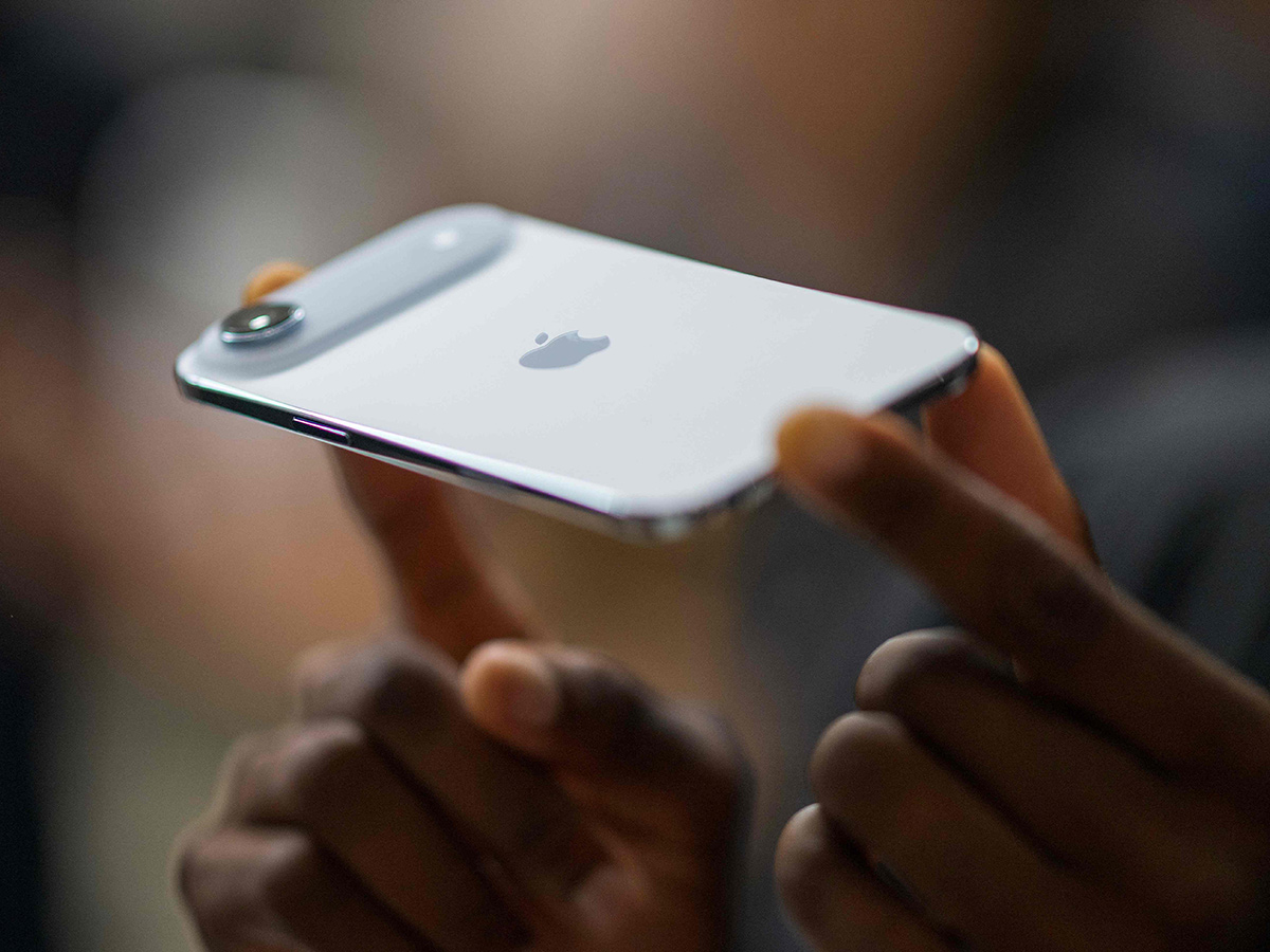 Apple CEO Tim Cook Announcement iPhone 17 Products at Apple Park4