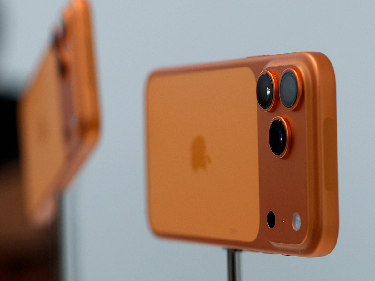 Apple CEO Tim Cook Announcement iPhone 17 Products at Apple Park8