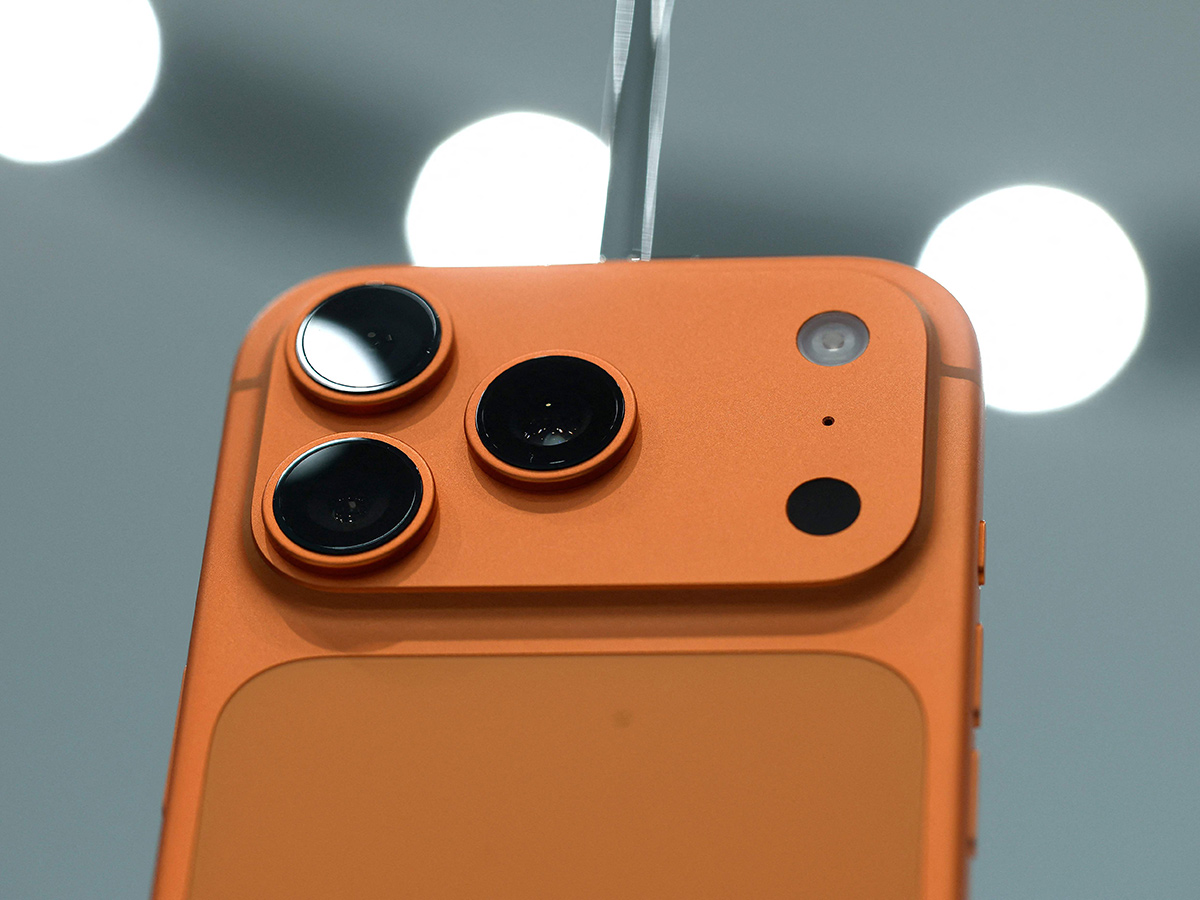Apple CEO Tim Cook Announcement iPhone 17 Products at Apple Park9