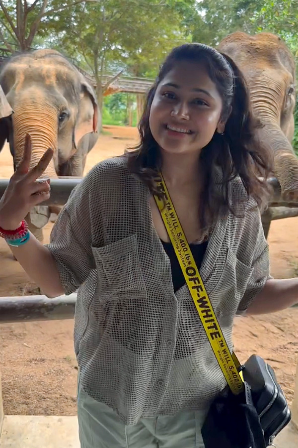 Jawan Director Atlee enjoying vacation with His wife Photos3