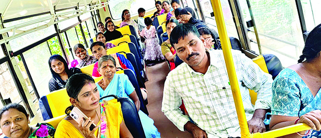 సచివాలయాలకు మూత 1