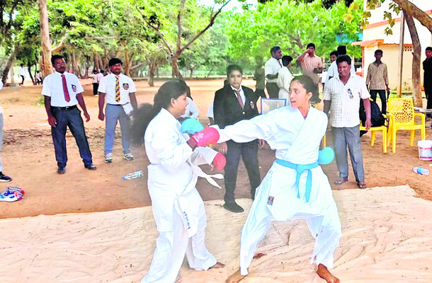 కేవీకే హెడ్‌ సైంటిస్ట్‌కు అవార్డు 1