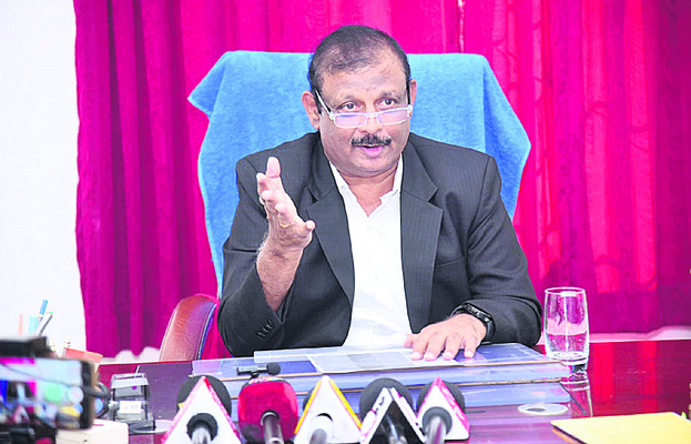 ఐలమ్మ పోరాట   పటిమ స్ఫూర్తిదాయకం2