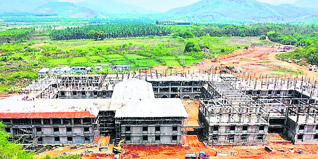 ఇంజినీరింగ్ కళాశాలకు గ్రహణం..!1