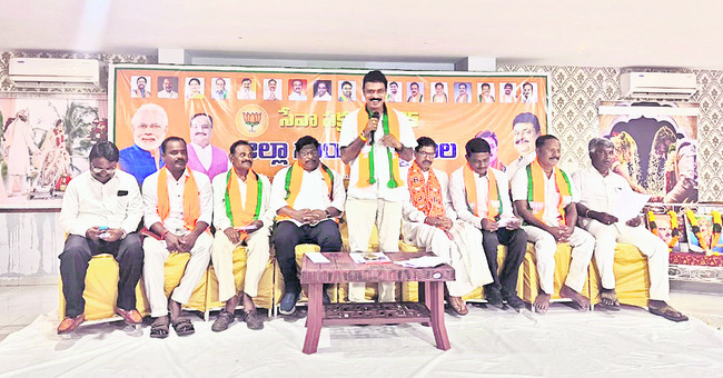 చాకలి ఐలమ్మపోరాట స్ఫూర్తి ఆదర్శం
2