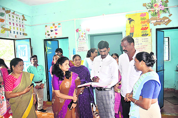 విద్యార్థులకు నాణ్యమైన భోజనం1