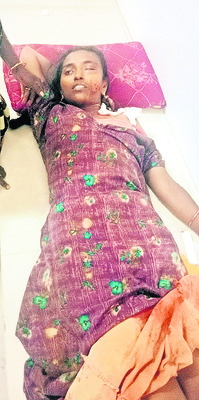 ఆటో అదుపు తప్పి .. గాయాలు3