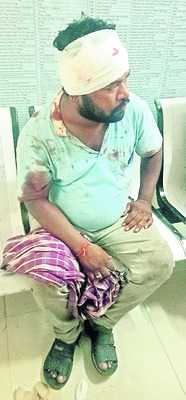 ఆటో అదుపు తప్పి .. గాయాలు2
