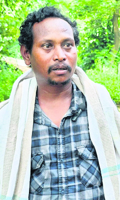 ఒక రైతుకు 15 కేజీల యూరియా మాత్రమే..!2