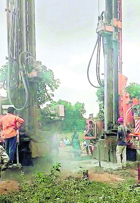 ఎండుతున్న చెరువులు1