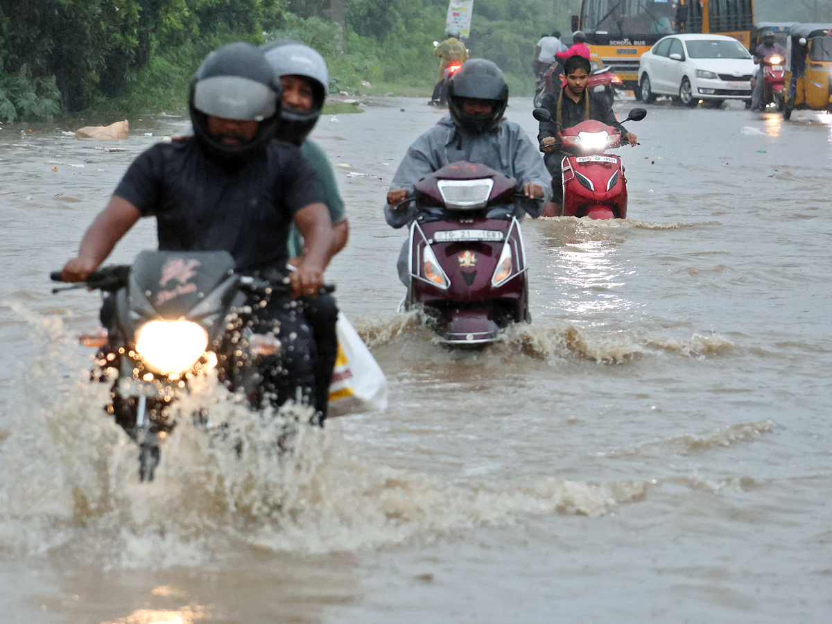 Heavy Rains Lash Hyderabad Photos11
