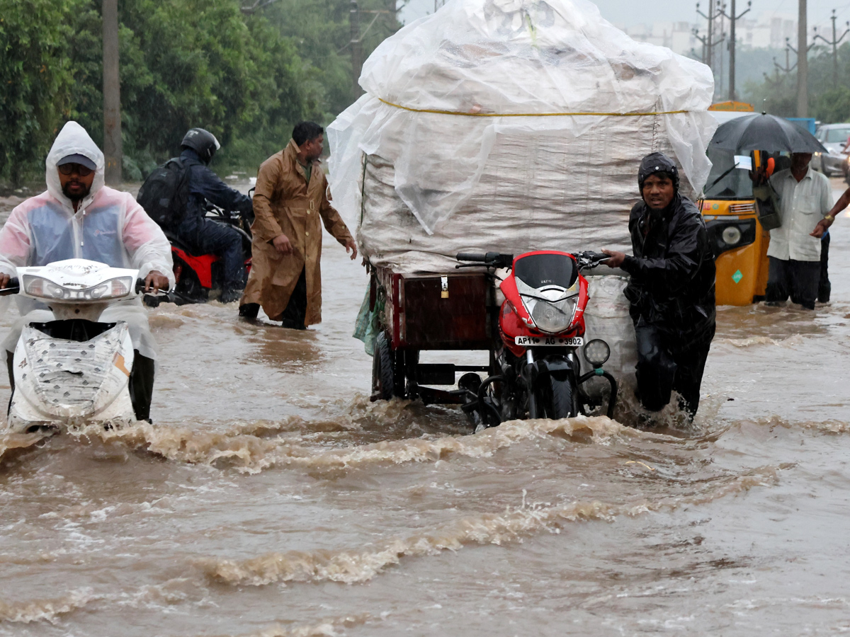 Heavy Rains Lash Hyderabad Photos3