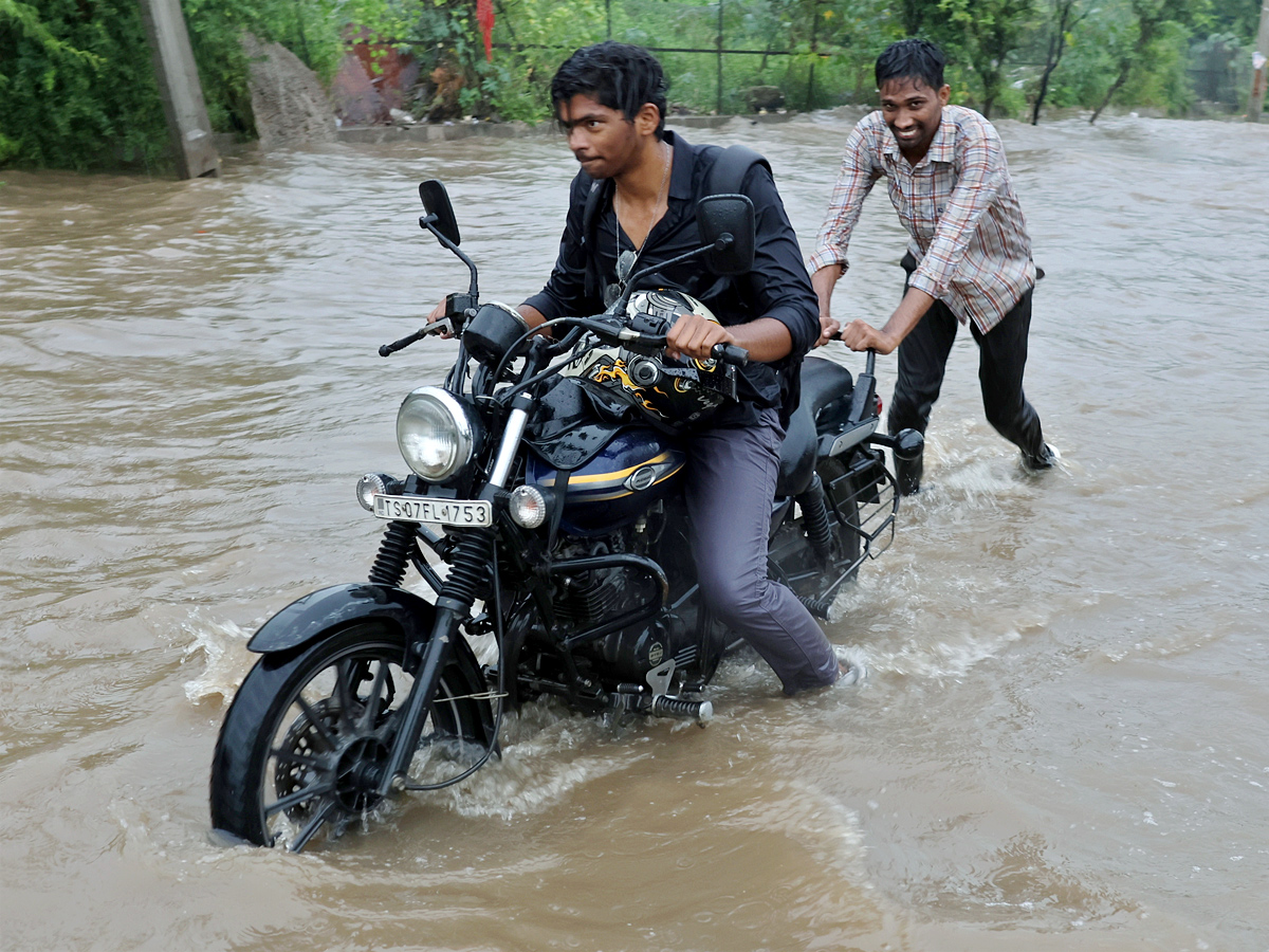 Heavy Rains Lash Hyderabad Photos5