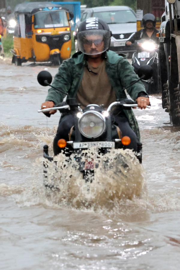 Heavy Rains Lash Hyderabad Photos6