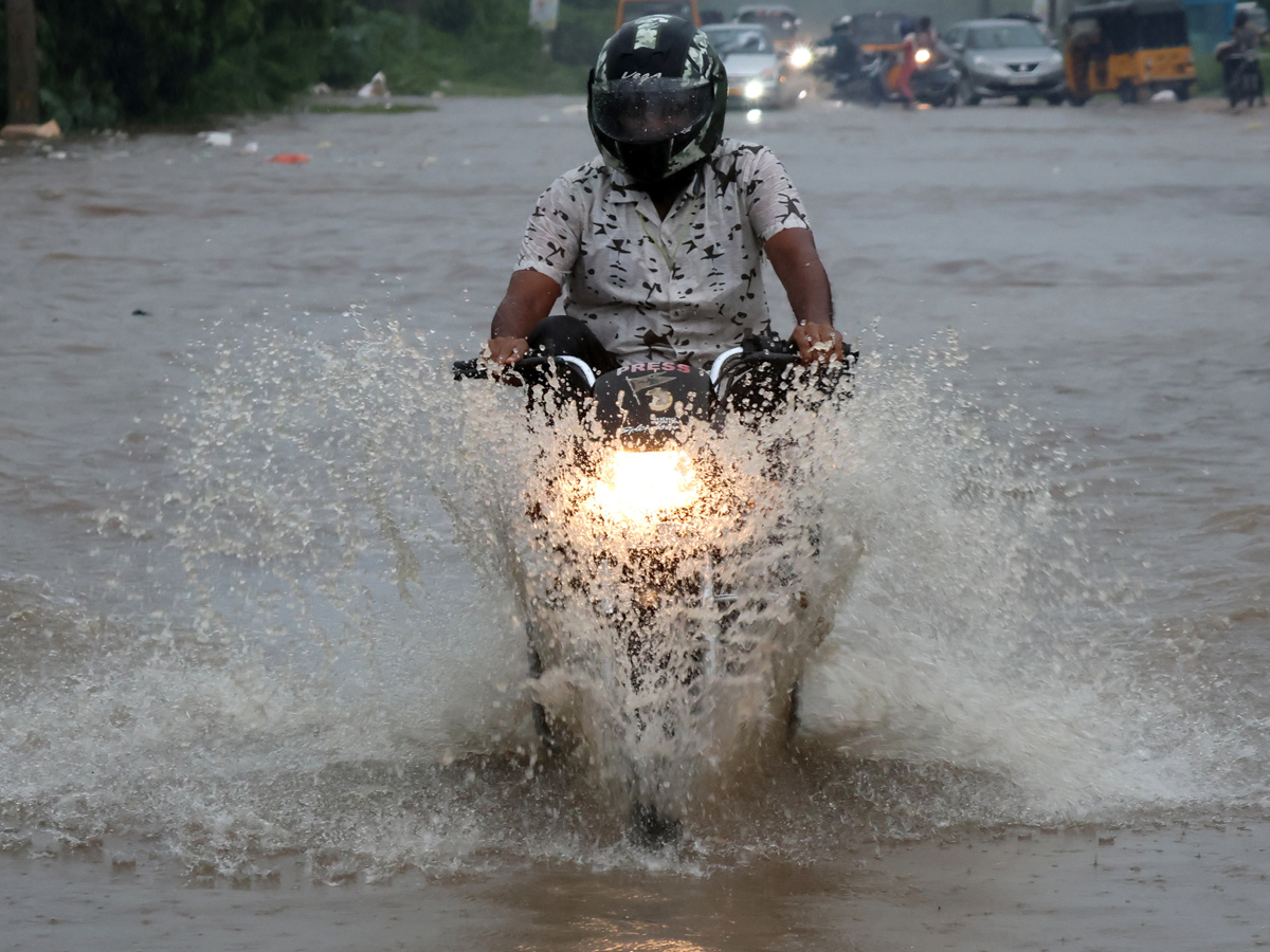 Heavy Rains Lash Hyderabad Photos8
