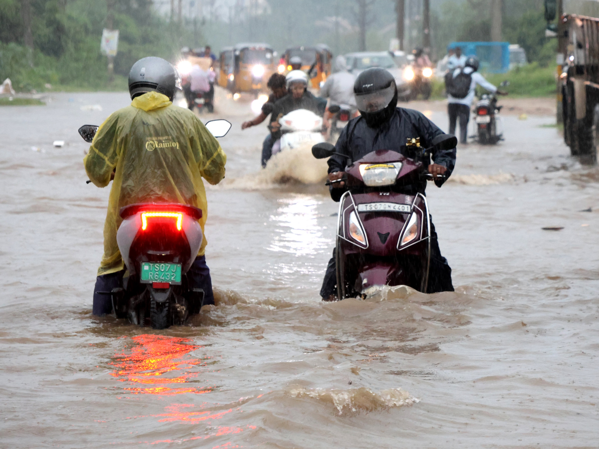 Heavy Rains Lash Hyderabad Photos9