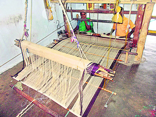 చేనేతకు శాపం! 1