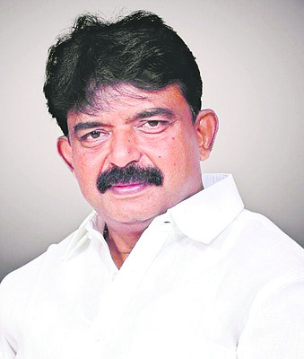 లాఠీలతో కలాన్ని అణచలేరు.. 1
