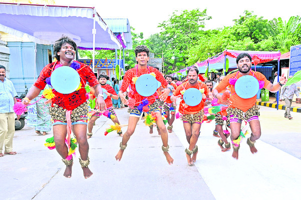 వైభవంగా కలశ ఊరేగింపు 2
