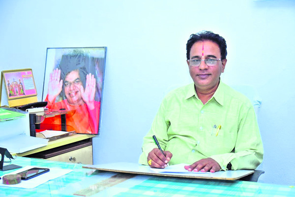 సమాచారశాఖ ఏడీగా సీహెచ్ పురుషోత్తం1