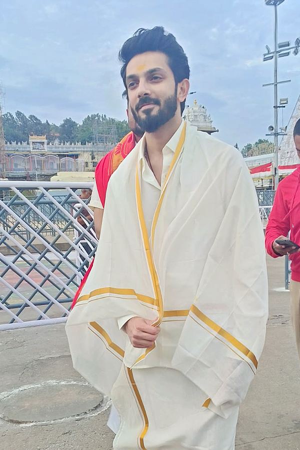 Celebrities Visits Tirumala Tirupati Photos10