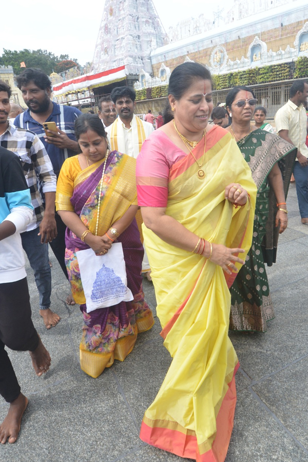 Celebrities Visits Tirumala Tirupati Photos4