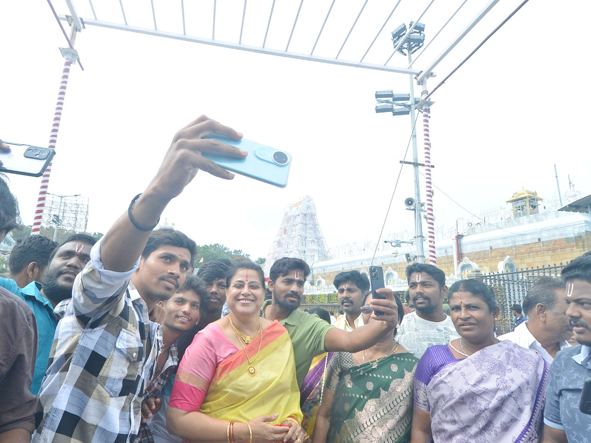 Celebrities Visits Tirumala Tirupati Photos7