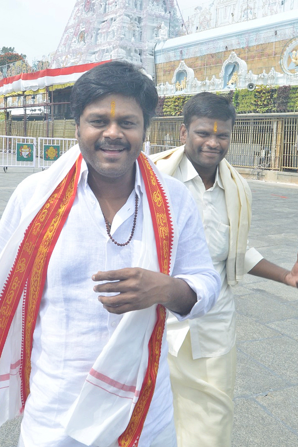 Celebrities Visits Tirumala Tirupati Photos16