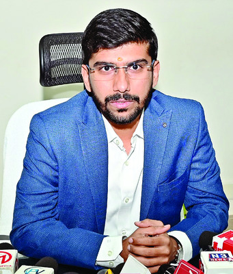 జిల్లా నూతన  కలెక్టర్‌గా ఆనంద్‌ 1