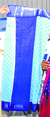బతుకమ్మ కానుక1