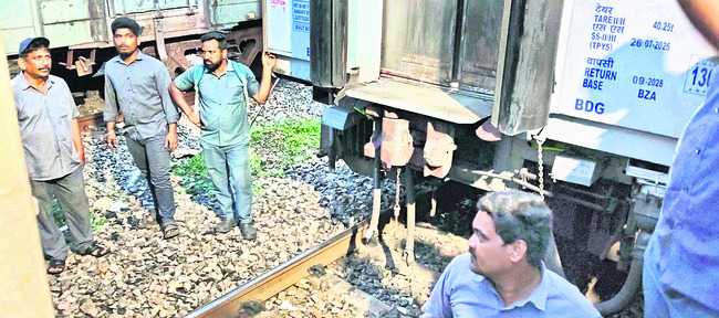 సాంకేతిక లోపంతో నిలిచిన ‘గోల్కొండ’
1