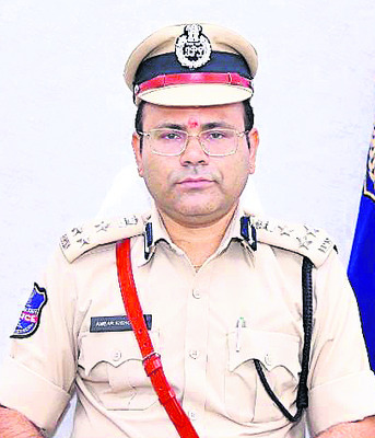పేట్రేగిపోతున్న సైబర్మోసగాళ్లు 1