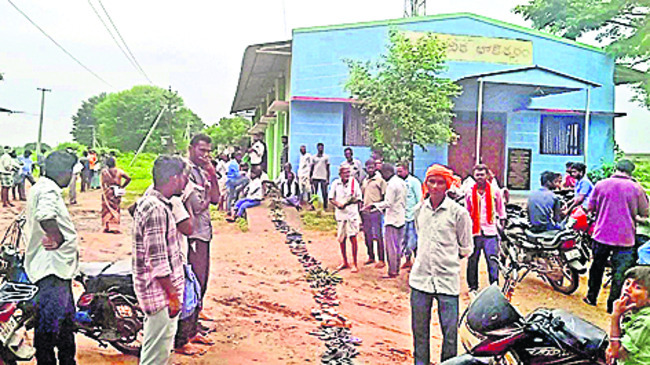 యూరియా కష్టాలు 2