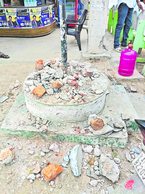 ఉప్పలపాడులో టీడీపీ నేతల దుశ్చర్య 1