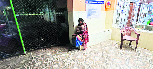 పేదలకు నిత్యావసరాల పంపిణీ 3