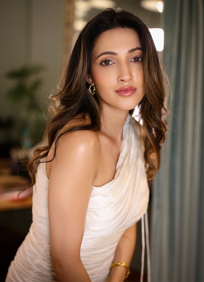 Actress Neha Shetty Enjoy in Maldives Viral Photos14