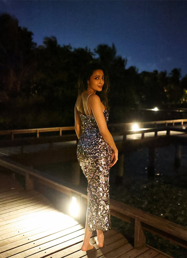 Actress Neha Shetty Enjoy in Maldives Viral Photos6