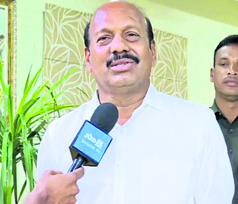 పత్రికా స్వేచ్ఛను హరించడం తగదు 2